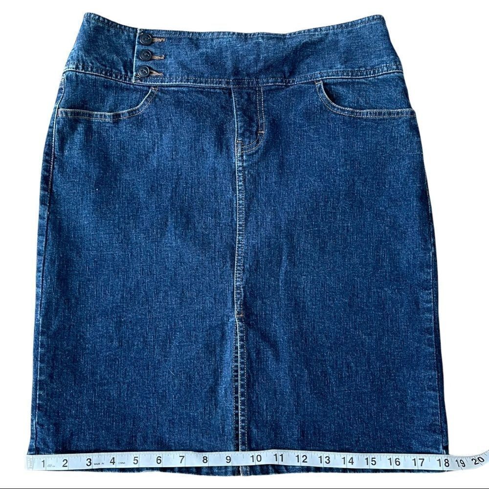 Tommy Hilfiger 3-Button Front & Back Slits Denim Pencil Skirt Sz 4 - Picture 12 of 13